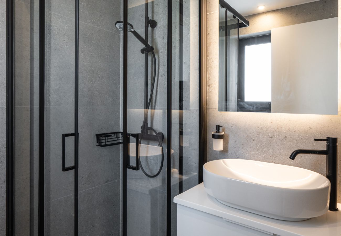 Apartment in Piraeus - Ikaria luxury Apartment in Pireaus with Parking