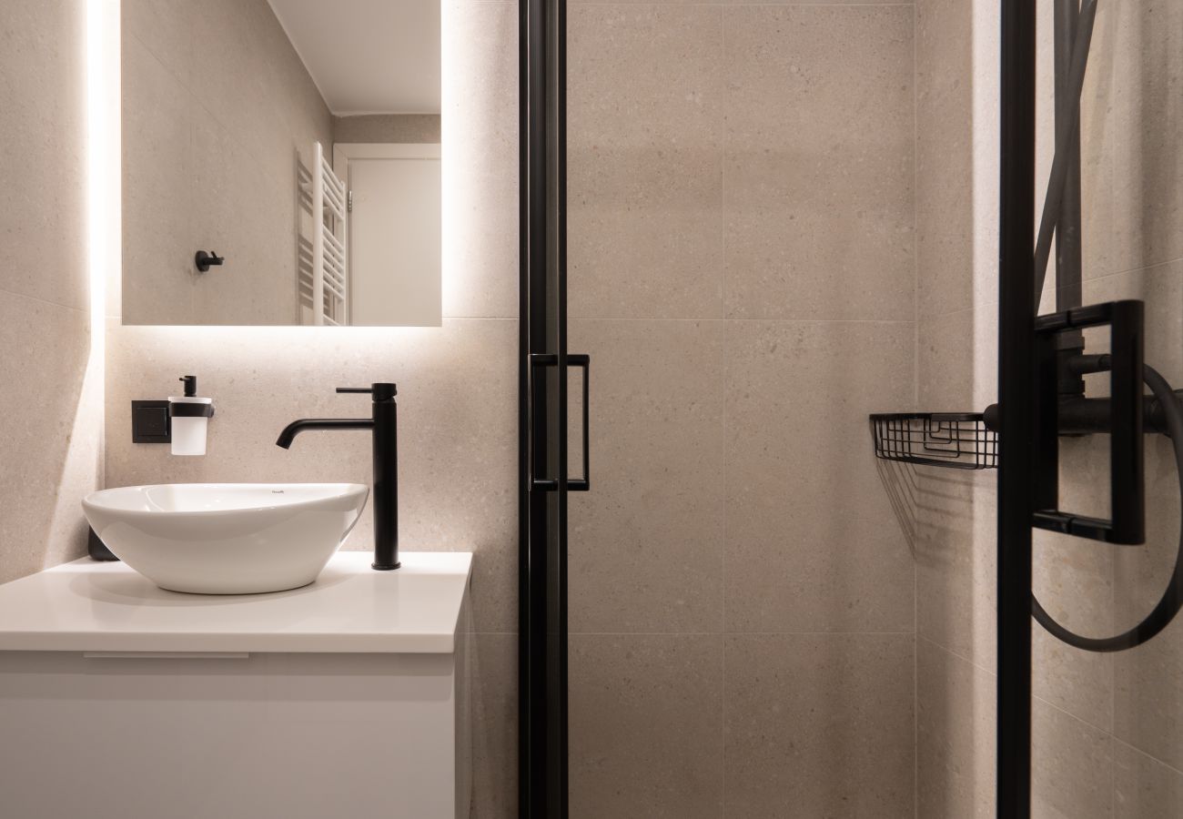 Apartment in Piraeus - Ikaria luxury Apartment in Pireaus with Parking