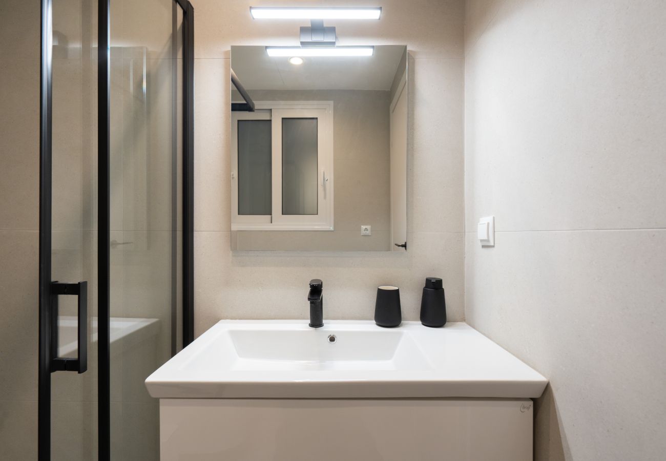 Apartment in Kaisariani - Luxury Design Apartment in the Heart of Pagrati