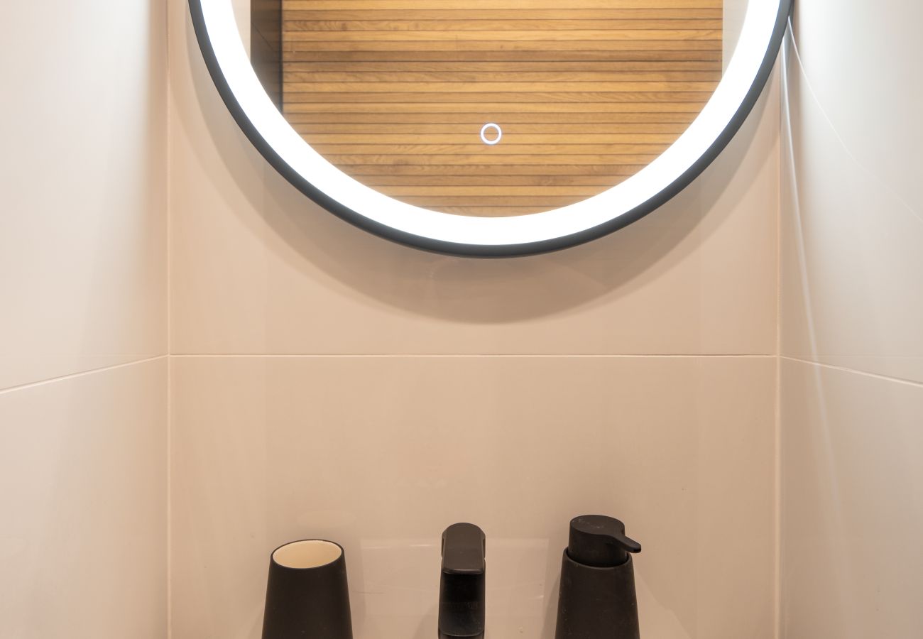 Apartment in Kaisariani - Luxury Design Apartment in the Heart of Pagrati