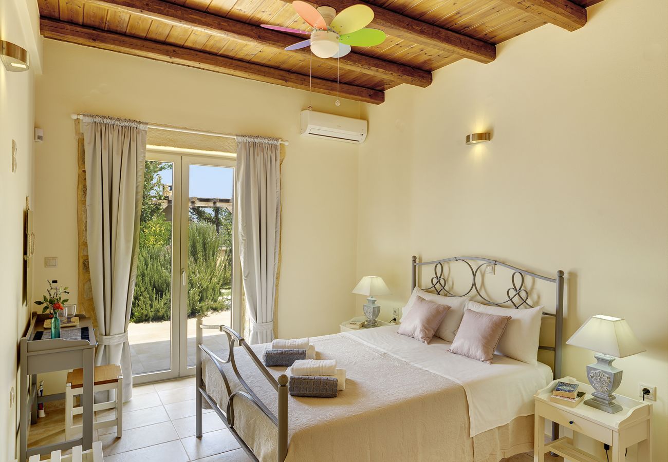 Villa in Almirida - Villa Asteriskos Sea View