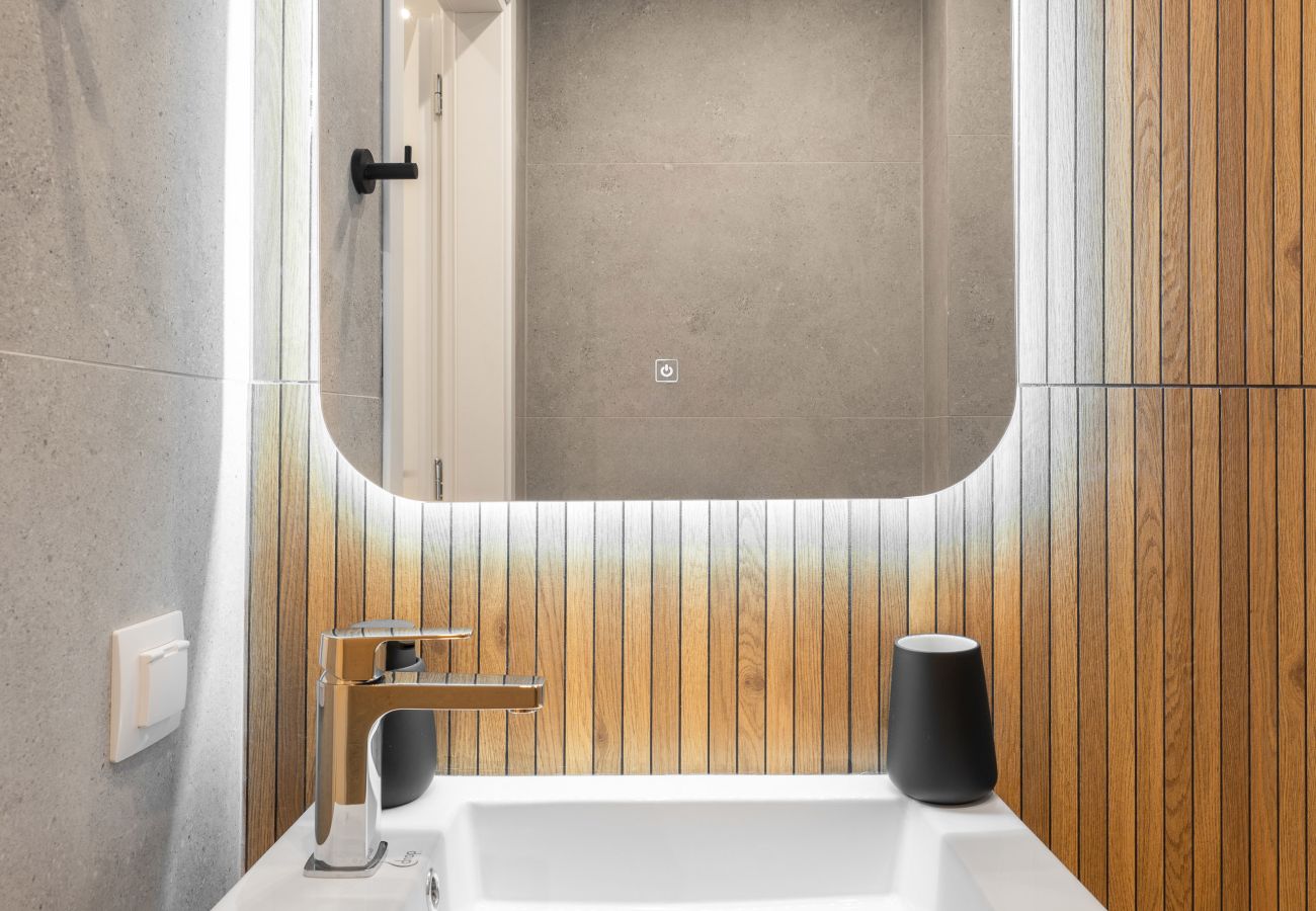 Apartment in Agia Paraskevi - Navarinou 6, 4b3.5b, B2