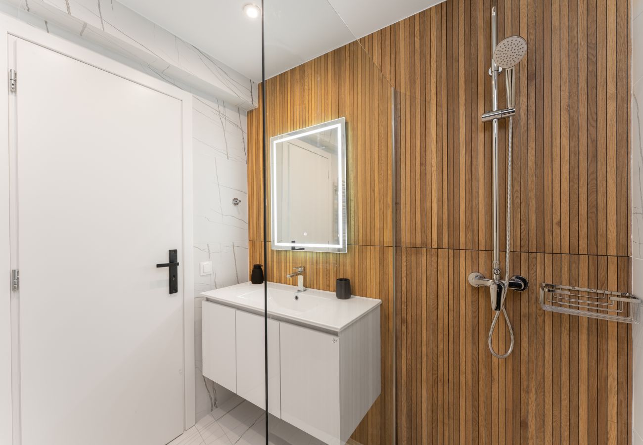 Apartment in Agia Paraskevi - Navarinou 6, 4b3.5b, B2