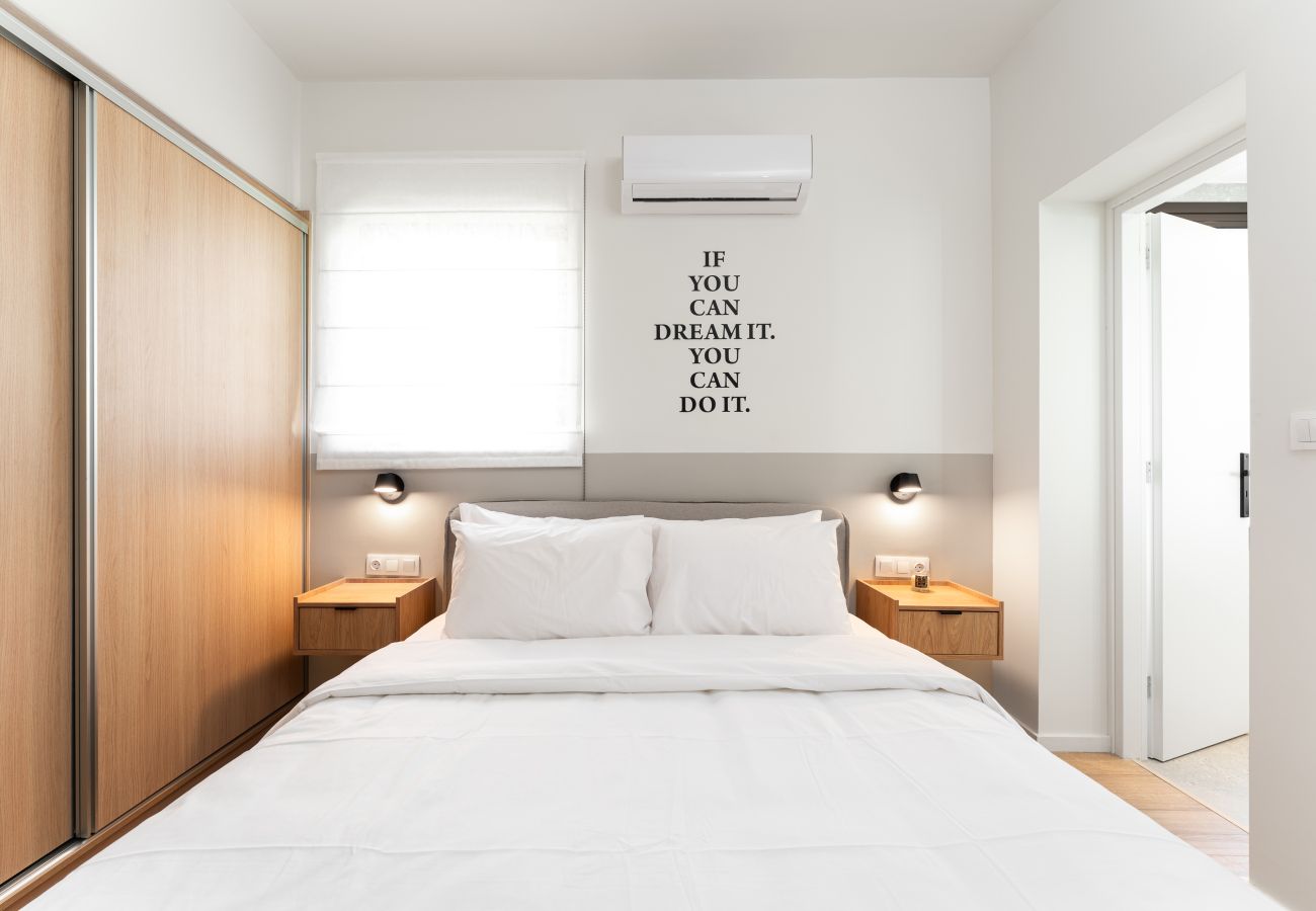 Apartment in Agia Paraskevi - Navarinou 6, 4b3.5b, B2