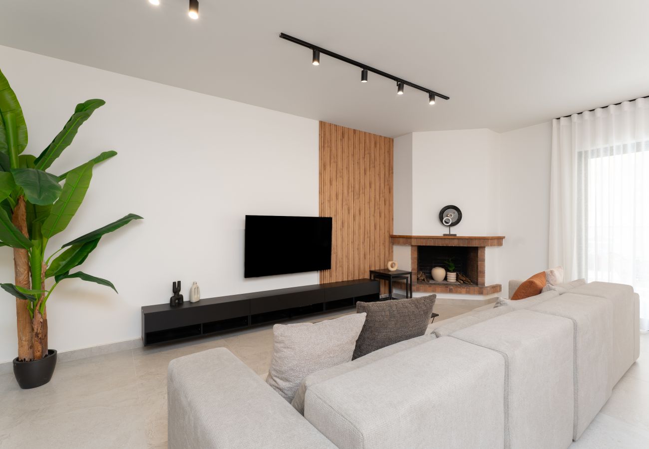 Apartment in Agia Paraskevi - Navarinou 6, 4b3.5b, B2
